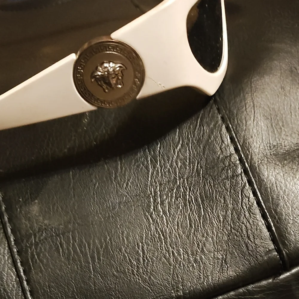 White Wearable Smart Glasses